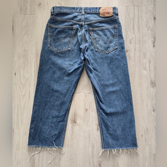 Levi's | medium wash regular fit straight leg denim jeans | MENS 33' - Picture 10 of 11